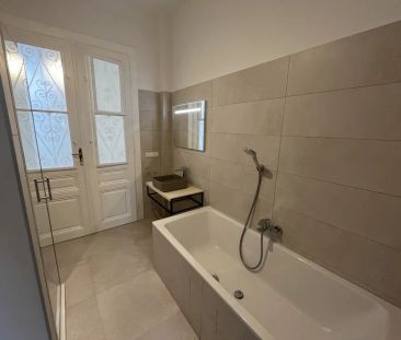 Erstbezug nach Sanierung - charmante 3-Zimmer-Altbauwohnung - Photo 3