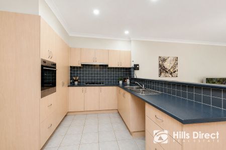 SPACIOUS LIVING IN A SOUGHT-AFTER LOCATIONS - Photo 5