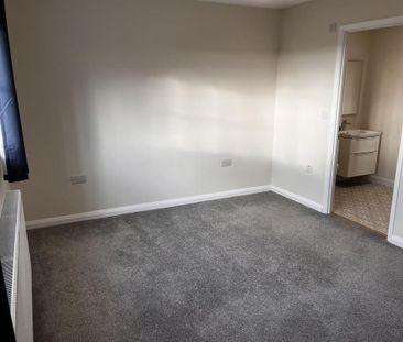 3 bedroom detached house to rent - Photo 4