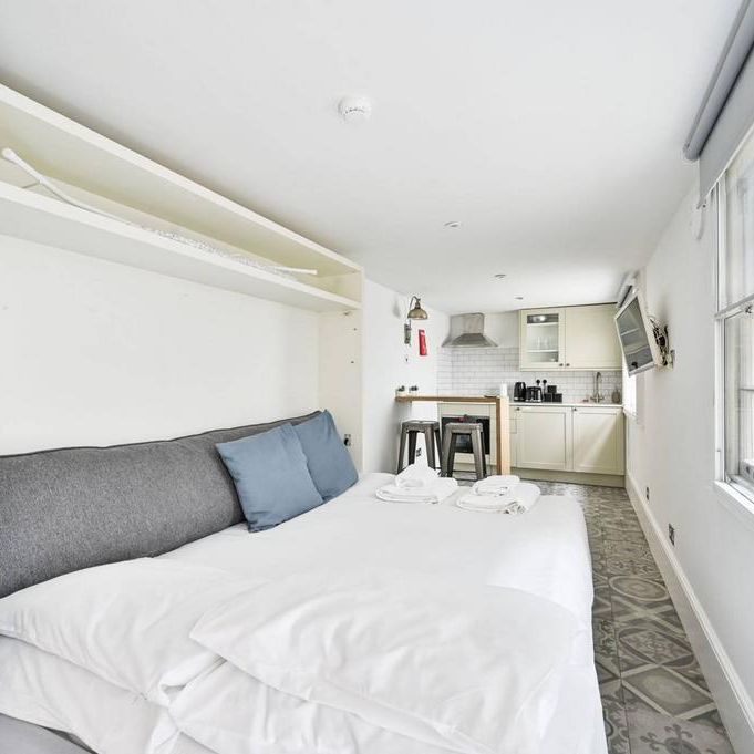 Studio to rent - Photo 1