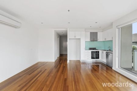 “Stylish apartment in the heart of Thornbury” - Photo 4
