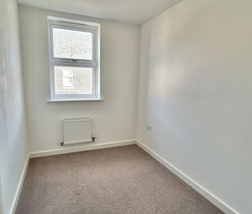 3 bedroom Three Bedroom House to rent - Photo 5