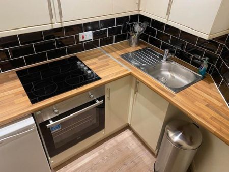 1 bedroom flat to rent - Photo 4