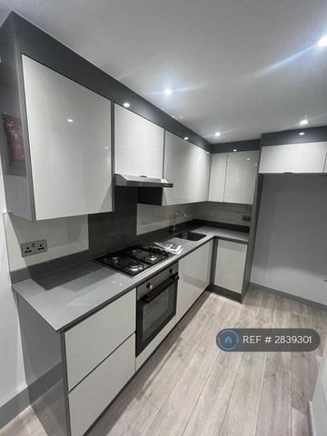 5 bedroom detached house to rent - Photo 5