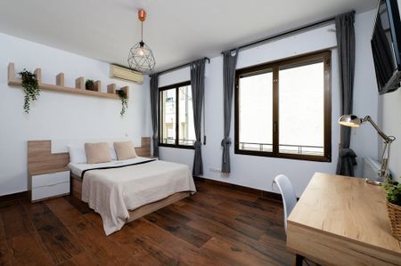 Calle de Fernán González, Madrid, Community of Madrid 28009 - Photo 5