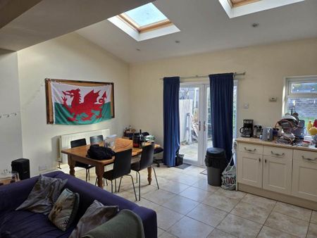 3 bedroom terraced house to rent - Photo 4