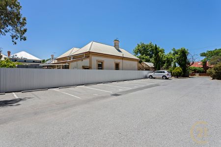 Two Bedroom Upstairs Unit - Photo 4