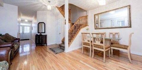 4 bed, 3 bath semi detached home available in heart of Mississauga! - Photo 2