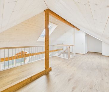 Bright 3.5-room attic apartment in Huttwil – Freshly renovated! - Photo 3