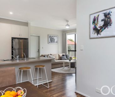 Open the Door to Effortless Modern Living - Photo 3