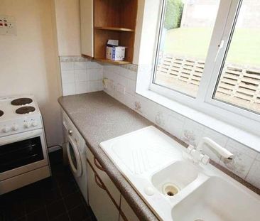 Portland Road, Irthlingborough, Northants, NN9 - Photo 3