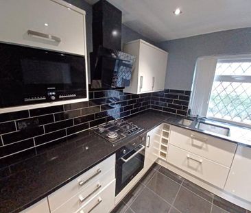 3 bedroom semi-detached house to rent - Photo 6