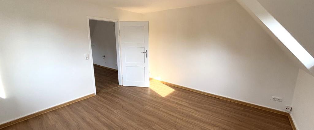 Gemütliche Dachgeschosswohnung in Waldrandlage - Photo 1