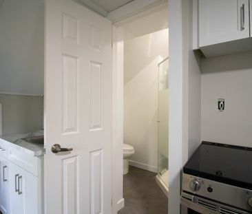 **COZY** ONE BED APARTMENT IN WELLAND!** - Photo 3