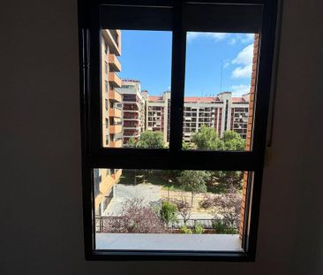 4 room luxury Apartment for rent in Valencia - Photo 4