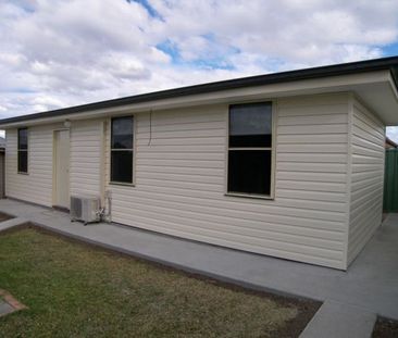 Modern Granny Flat With Water Usage Included - Photo 3