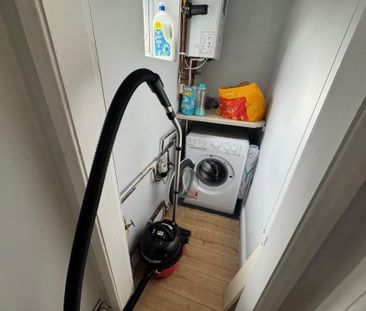 4 bedroom semi-detached house to rent - Photo 4