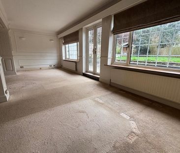 Roe Green Close - Photo 2