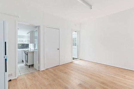 4 bedroom house to rent - Photo 2