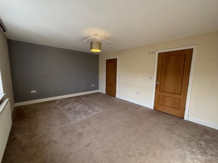 PETERBOROUGH - Photo 4