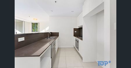 3 bedroom in Mascot - Photo 2