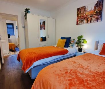 3 Bed Flat, Thursley Gardens, SW19 - Photo 5