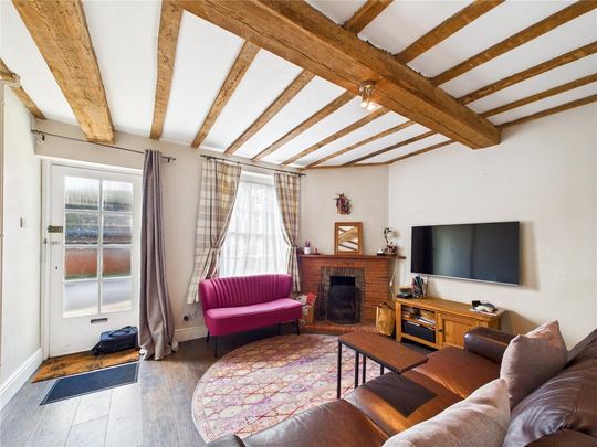 3 bedroom end of terrace house to rent - Photo 1