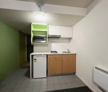 Furnished Studio Apartment Opposite Flinders Street Station! - Photo 2