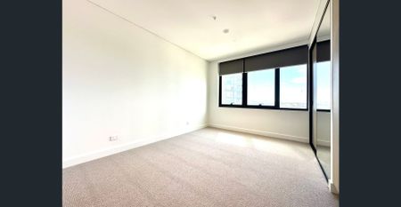 Tile Floor | Spacious | Water Front - Photo 2