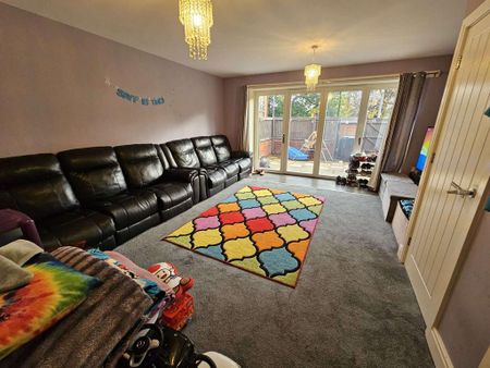 5 bedroom townhouse to rent - Photo 2