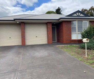 Perfect Home in Perfect Location&excl;&excl; - Photo 4