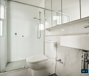 SPACIOUS 2-BEDROOM APARTMENT IN A PRIME, ULTRA-CONVENIENT LOCATION! - Photo 6