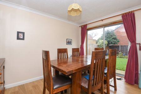 4 bedroom detached house to rent - Photo 5