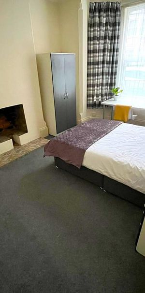 1 bedroom in a house share to rent - Photo 1