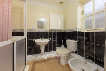 4 bedroom detached house to rent - Photo 4