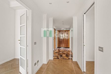 Via Lovanio, Milano, Lombardy 20121 - Photo 4