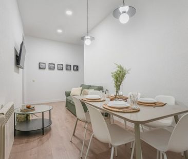 Cozy Room in the Heart of Madrid - Photo 1