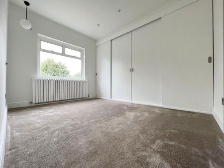 4 bedroom semi-detached house to rent - Photo 4