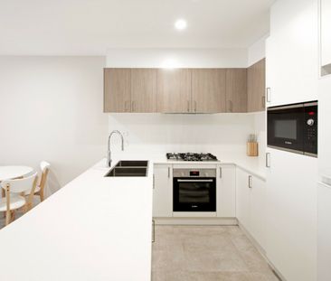 Modern Townhouse - Photo 6
