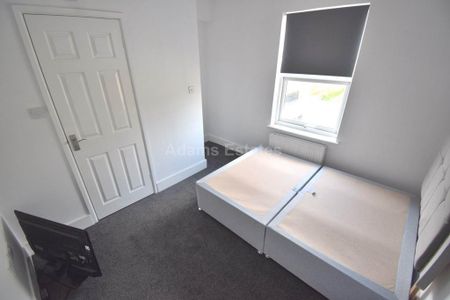 5 bedroom terraced house to rent - Photo 4