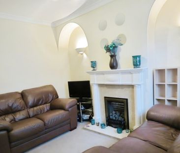 2 bedroom Mid Terraced House to let - Photo 2