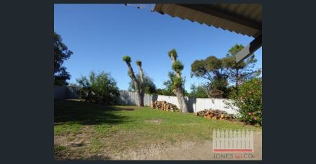 Perfect Coastal Living on over 900sqm - Photo 5
