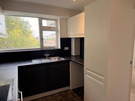 3 bedroom detached house to rent - Photo 5