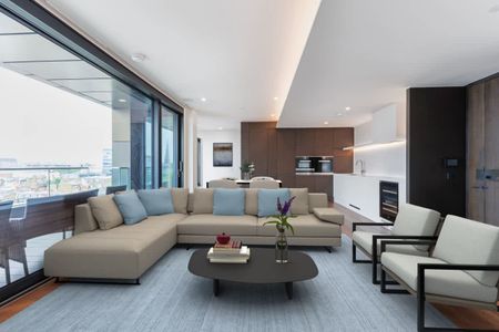 Rathbone Square, London, W1 - Photo 3