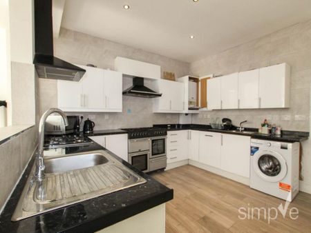 1 bedroom in a house share to rent - Photo 5