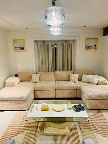 Toronto Furnished House for Rent - Exclusive 2 Bedroom Entire Floor Suite with Fireplace and Private Garage - Photo 5