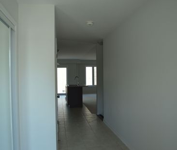 For Lease - 3 Butcher Crescent, Brantford, Ontario - Photo 6