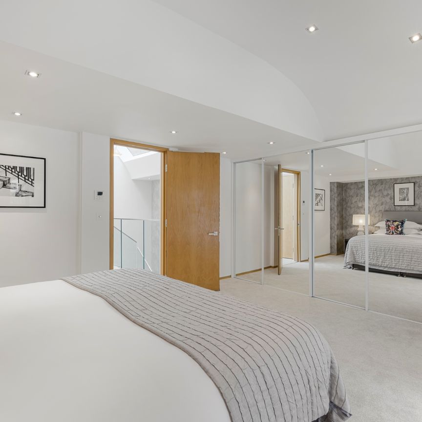 A beautiful apartment in one of London’s most coveted addresses - Photo 1