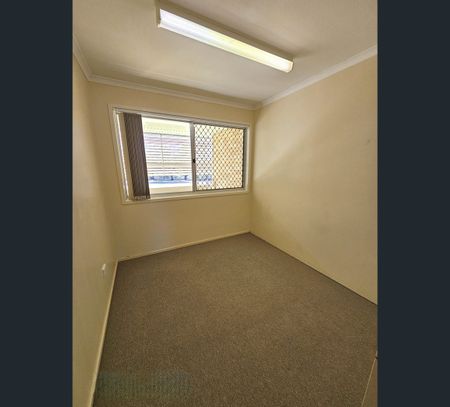 2/17 Grimstead Street, Bundaberg West, Qld 4670 - Photo 4