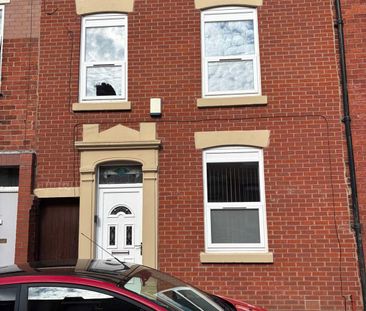 Elmsley Street Room 3 - Photo 1